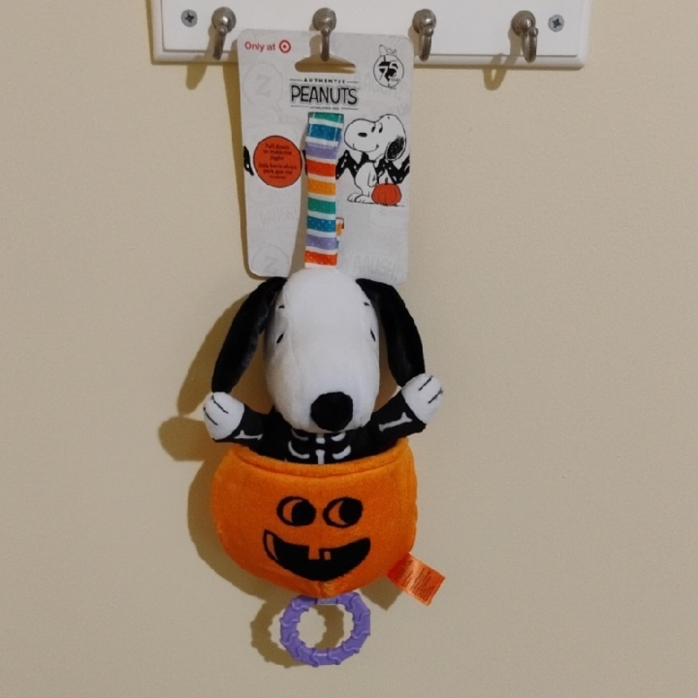 Peanuts Snoopy Baby Pull-Down Halloween Plush Toy For Ages 0+